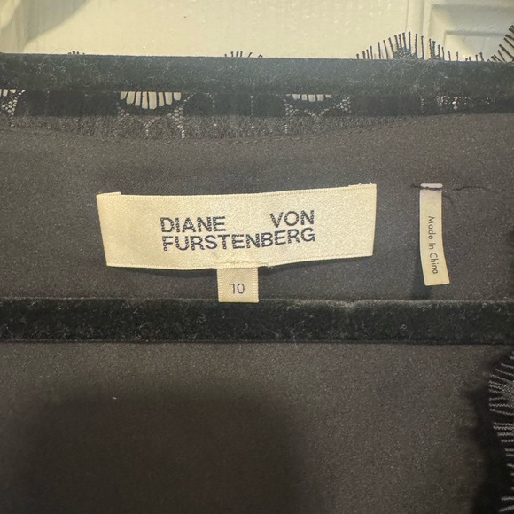 Diane Von Furstenberg Black Lace Wrap dress - Picture 4 of 4